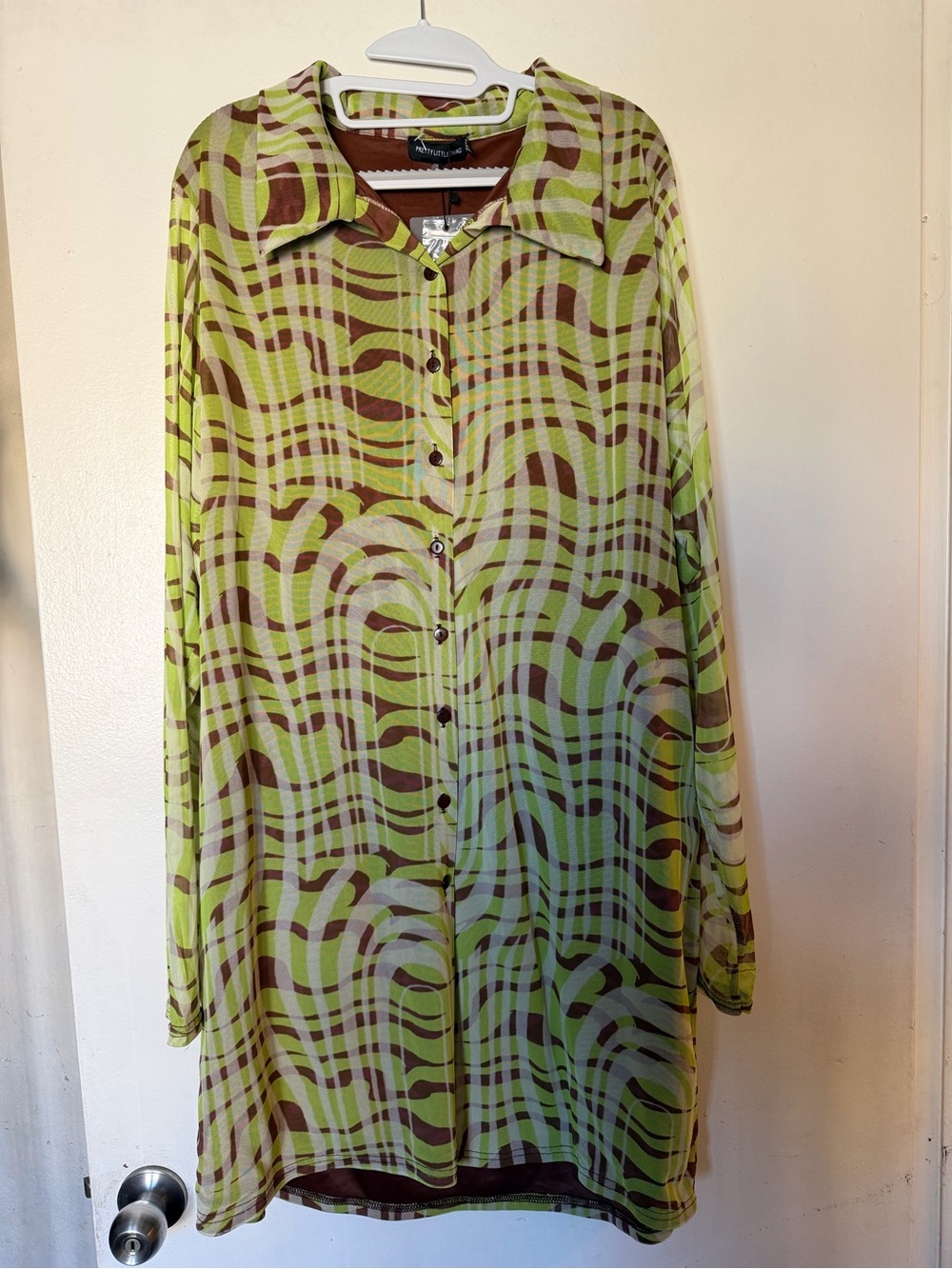 PrettyLittleThing Lime Green Abstract Print Button Front Shirt Dress Tunic - Picture 2 of 8